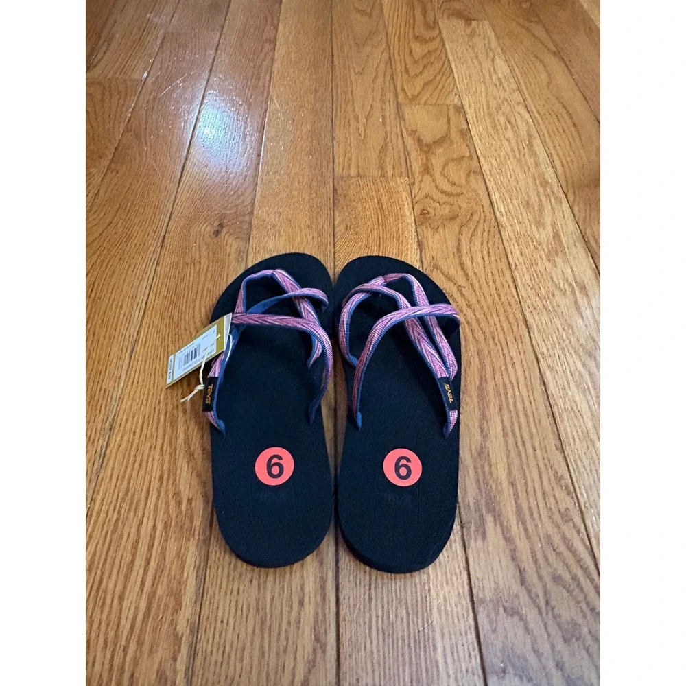 Teva girls size